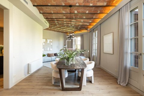 4 bedrooms apartment for sale in Barcelona, Catalonia, Spain № 8788 - photo 3