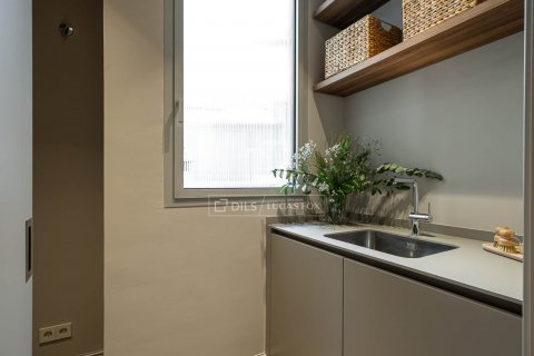 4 bedrooms apartment for sale in Barcelona, Catalonia, Spain № 8788 - photo 15
