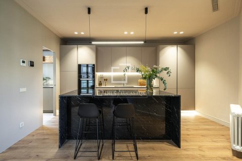 4 bedrooms apartment for sale in Barcelona, Catalonia, Spain № 8788 - photo 11