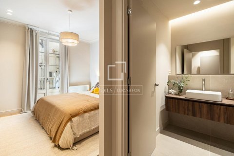4 bedrooms apartment for sale in Barcelona, Catalonia, Spain № 8788 - photo 20