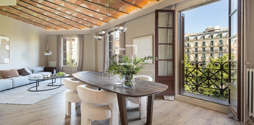 4 bedrooms apartment for sale in Barcelona, Catalonia, Spain № 8788