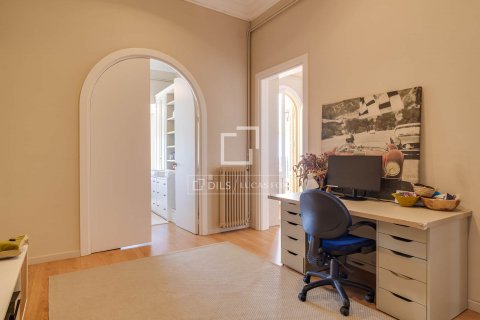 3 bedrooms apartment for sale in Barcelona, Catalonia, Spain № 8790 - photo 6