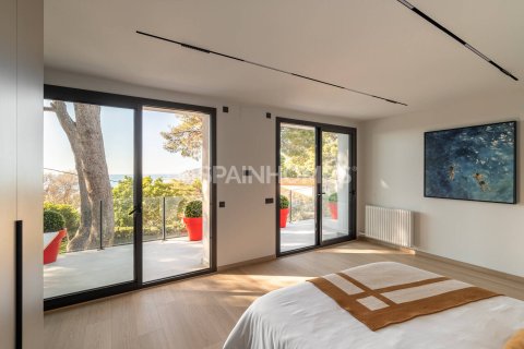 Купить виллу в Кастельдефельс, Испания с 7 комнат, 264м², № 6568 - фото 19