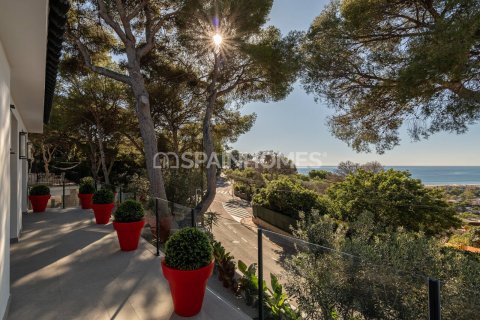 Купить виллу в Кастельдефельс, Испания с 7 комнат, 264м², № 6568 - фото 6