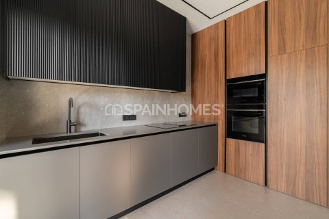 Купить виллу в Кастельдефельс, Испания с 7 комнат, 264м², № 6568 - фото 16