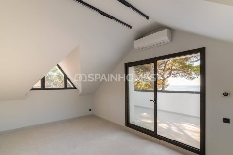 Купить виллу в Кастельдефельс, Испания с 7 комнат, 264м², № 6568 - фото 25