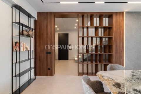 Купить виллу в Кастельдефельс, Испания с 7 комнат, 264м², № 6568 - фото 12