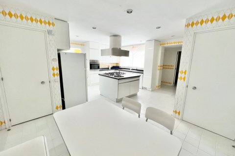 Купить дом в Кастельдефельс, Испания с 8 комнат, 723м², № 6571 - фото 23