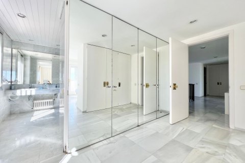 Купить дом в Кастельдефельс, Испания с 8 комнат, 723м², № 6571 - фото 17
