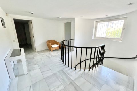 Купить дом в Кастельдефельс, Испания с 8 комнат, 723м², № 6571 - фото 15