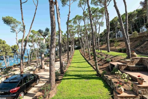 7 bedrooms house for sale in Tamariu, Girona, Catalonia, Spain № 1667 - photo 2
