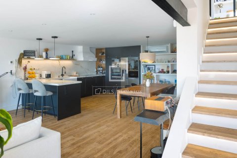 3 bedrooms villa for sale in Alella, Barcelona, Catalonia, Spain № 9010 - photo 12
