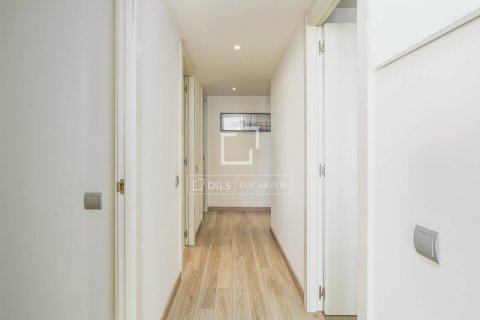 2 bedrooms apartment for sale in Barcelona, Catalonia, Spain № 9011 - photo 21