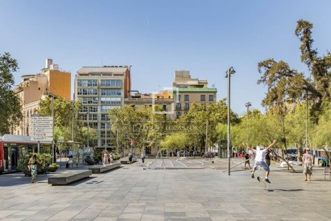 2 bedrooms apartment for sale in Barcelona, Catalonia, Spain № 9009 - photo 13