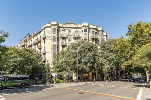 2 bedrooms apartment for sale in Barcelona, Catalonia, Spain № 9009 - photo 3