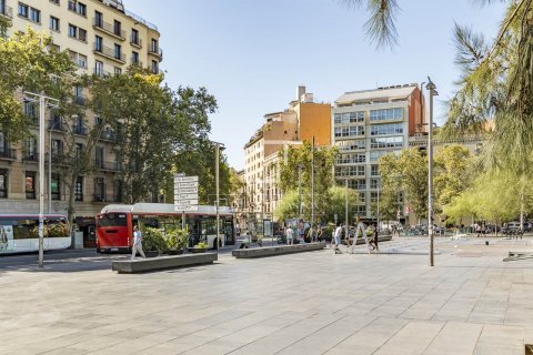 2 bedrooms apartment for sale in Barcelona, Catalonia, Spain № 9009 - photo 5