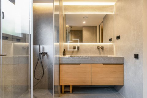 Apartamento de 3 dormitorios en venta en Barcelona, Cataluña, Spain № 9012 - foto 28