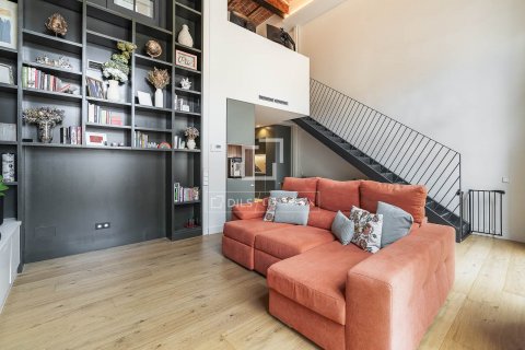 3 bedrooms apartment for sale in Barcelona, Catalonia, Spain № 9012