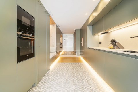 Apartamento de 3 dormitorios en venta en Barcelona, Cataluña, Spain № 9012 - foto 11