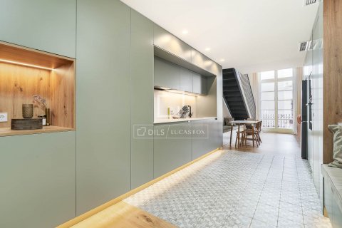 Apartamento de 3 dormitorios en venta en Barcelona, Cataluña, Spain № 9012 - foto 10