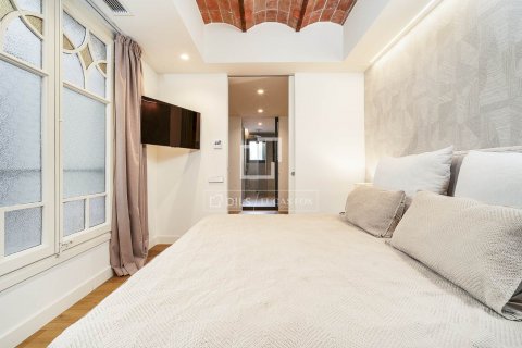 Apartamento de 3 dormitorios en venta en Barcelona, Cataluña, Spain № 9012 - foto 23