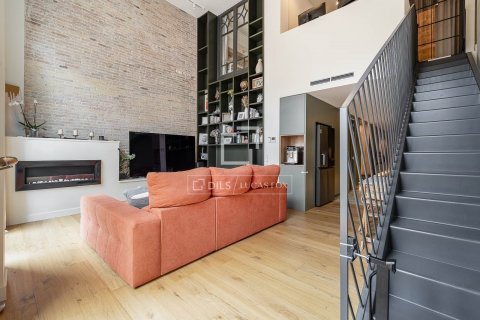 Apartamento de 3 dormitorios en venta en Barcelona, Cataluña, Spain № 9012 - foto 3