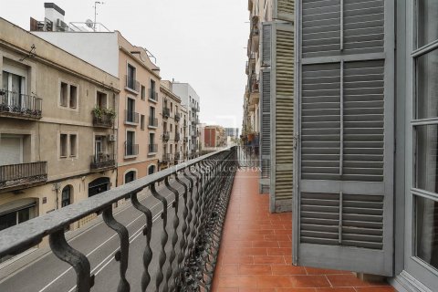 Apartamento de 3 dormitorios en venta en Barcelona, Cataluña, Spain № 9012 - foto 8