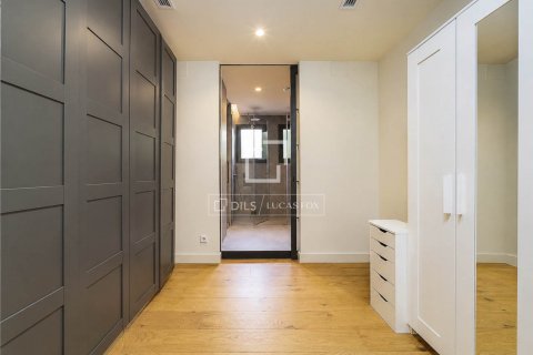 Apartamento de 3 dormitorios en venta en Barcelona, Cataluña, Spain № 9012 - foto 24