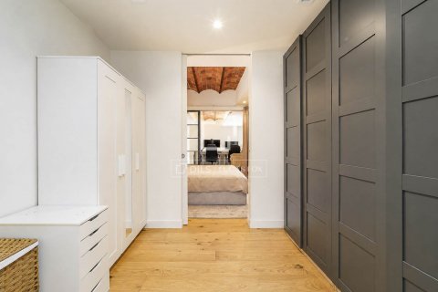 Apartamento de 3 dormitorios en venta en Barcelona, Cataluña, Spain № 9012 - foto 25
