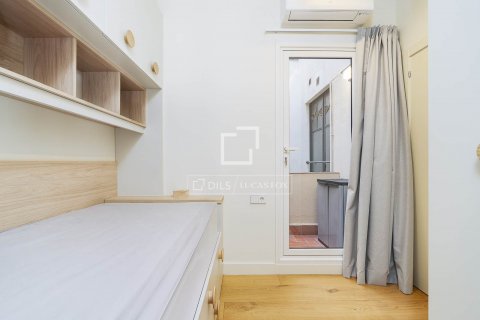 Apartamento de 3 dormitorios en venta en Barcelona, Cataluña, Spain № 9012 - foto 30