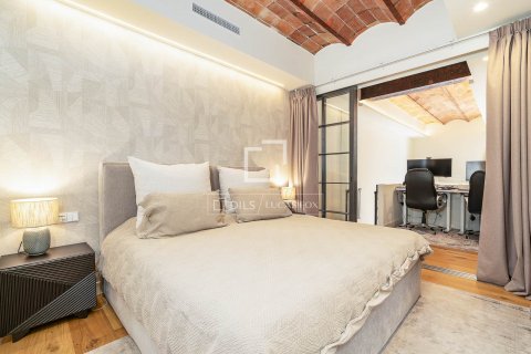 Apartamento de 3 dormitorios en venta en Barcelona, Cataluña, Spain № 9012 - foto 20