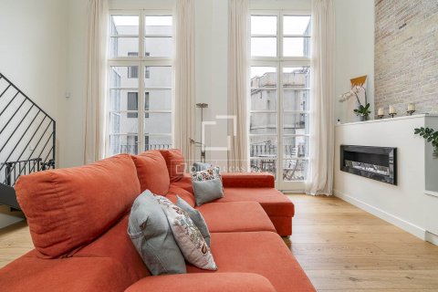 Apartamento de 3 dormitorios en venta en Barcelona, Cataluña, Spain № 9012 - foto 7