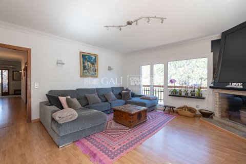 Купить виллу в Андорра, Испания с 7 спален, 652м², № 5890 - фото 4