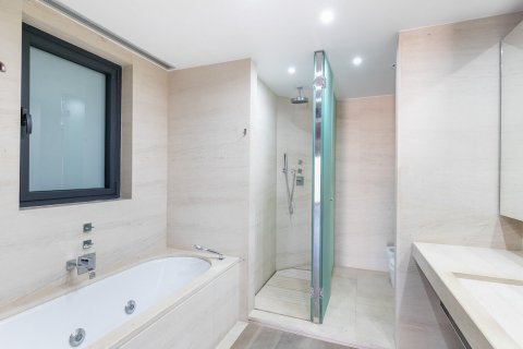 Купить квартиру в Барселона, Испания с 4 комнаты, № 1521 - фото 11