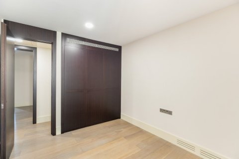 Купить квартиру в Барселона, Испания с 4 комнаты, № 1521 - фото 14