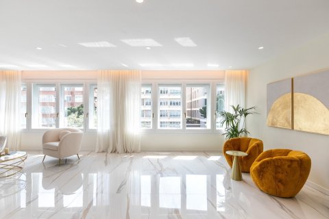 4 bedrooms apartment for sale in Barcelona, Catalonia, Spain № 1515