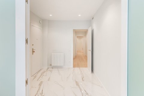 4 chambres apartment à vendre à Barcelona, Catalonia, Spain № 1515 - photo 28
