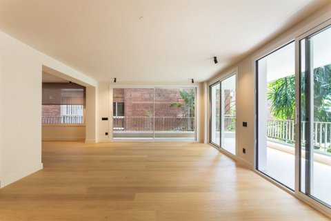 5 bedrooms apartment for sale in Barcelona, Catalonia, Spain № 1518