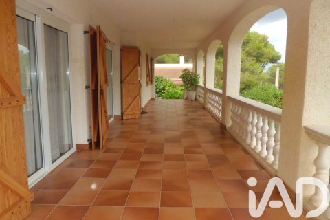 Сasa de 5 dormitorios en venta en La Bisbal Del Penedes, Tarragona, Cataluña, Spain № 4756 - foto 6