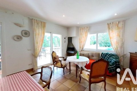 Сasa de 5 dormitorios en venta en La Bisbal Del Penedes, Tarragona, Cataluña, Spain № 4756 - foto 8