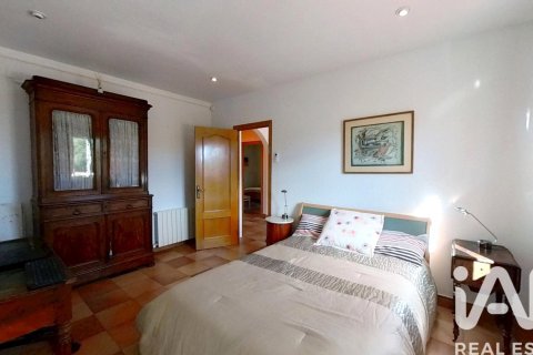 Сasa de 5 dormitorios en venta en La Bisbal Del Penedes, Tarragona, Cataluña, Spain № 4756 - foto 25