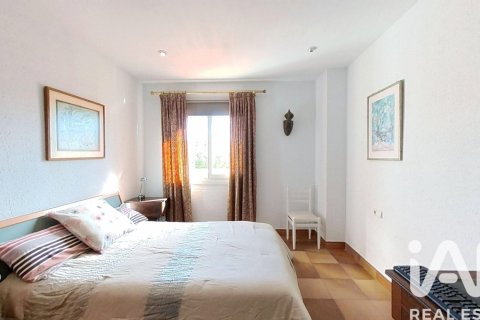 Сasa de 5 dormitorios en venta en La Bisbal Del Penedes, Tarragona, Cataluña, Spain № 4756 - foto 24