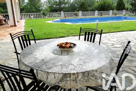 Сasa de 5 dormitorios en venta en La Bisbal Del Penedes, Tarragona, Cataluña, Spain № 4756 - foto 30