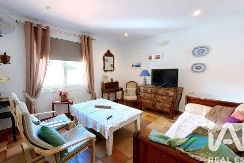 Сasa de 5 dormitorios en venta en La Bisbal Del Penedes, Tarragona, Cataluña, Spain № 4756 - foto 15