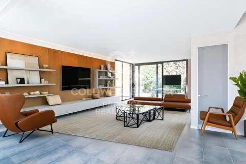 Сasa de 4 dormitorios en venta en Barcelona, Cataluña, Spain № 7830 - foto 29