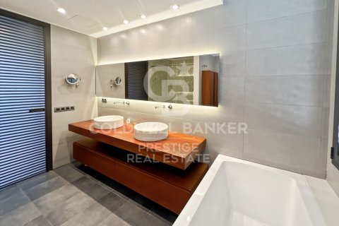 Сasa de 4 dormitorios en venta en Barcelona, Cataluña, Spain № 7830 - foto 16
