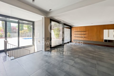 Сasa de 4 dormitorios en venta en Barcelona, Cataluña, Spain № 7830 - foto 24