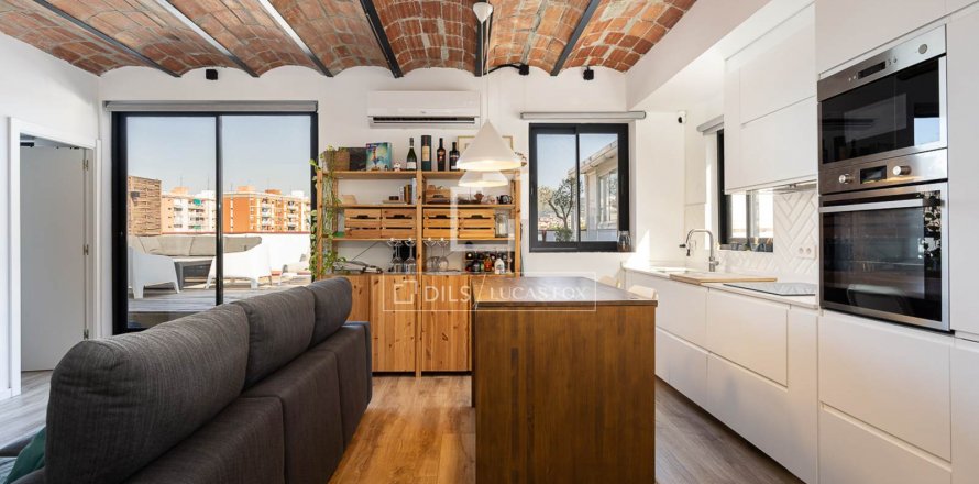 1 bedroom penthouse for sale in Barcelona, Catalonia, Spain № 8764
