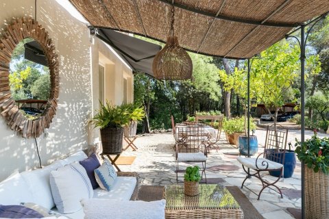 6 bedrooms house for sale in Barcelona, Catalonia, Spain № 1337