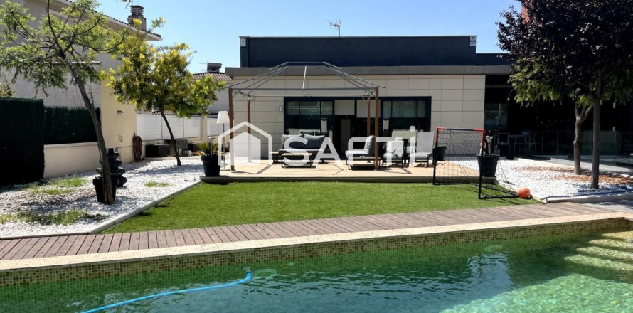 10 bedrooms villa for sale in Cubelles, Barcelona, Catalonia, Spain № 2257